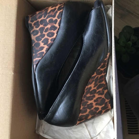 Shoes - Picture 2 of 10